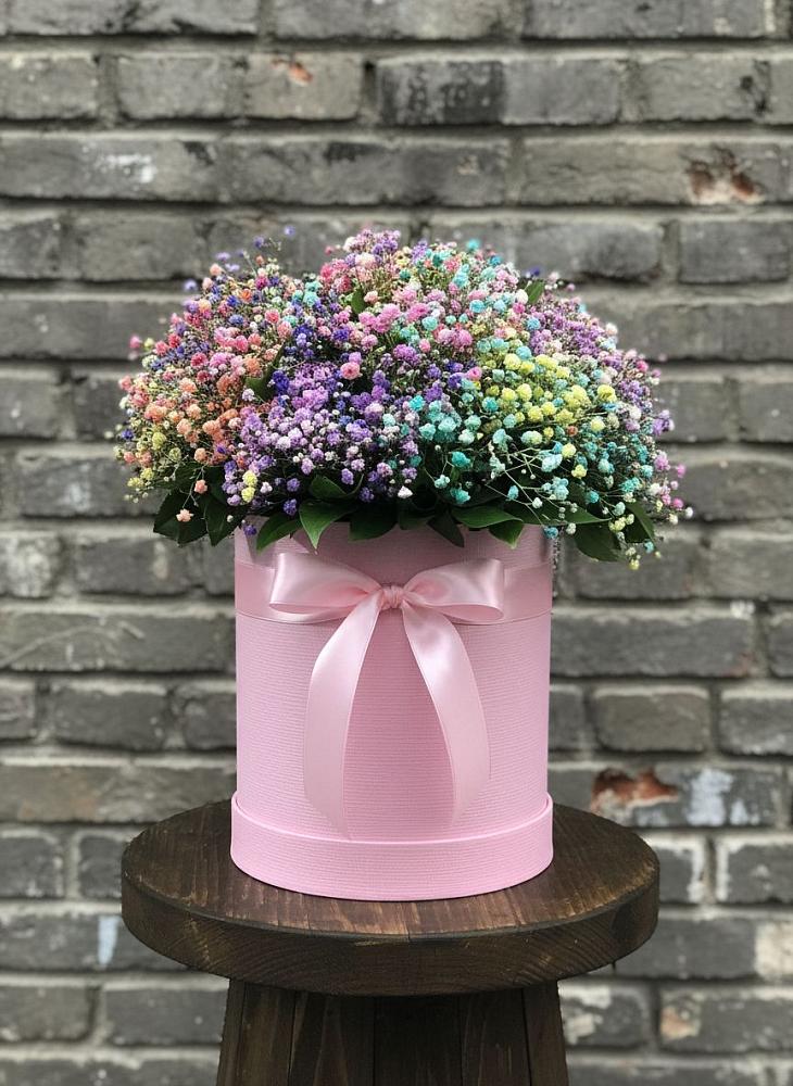 Цветочная композиция из Гипсофила и Розы в шляпной коробке в Подосинки