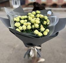 Букет Белые кустовые розы Солинеро в Подосинки