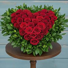 Цветочная композиция из Розы в виде сердца в Подосинки