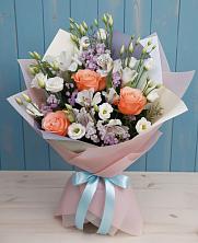 Букет цветов из:  Лизиантусы, Розы, Альстромерии и Гипсофила в Подосинки