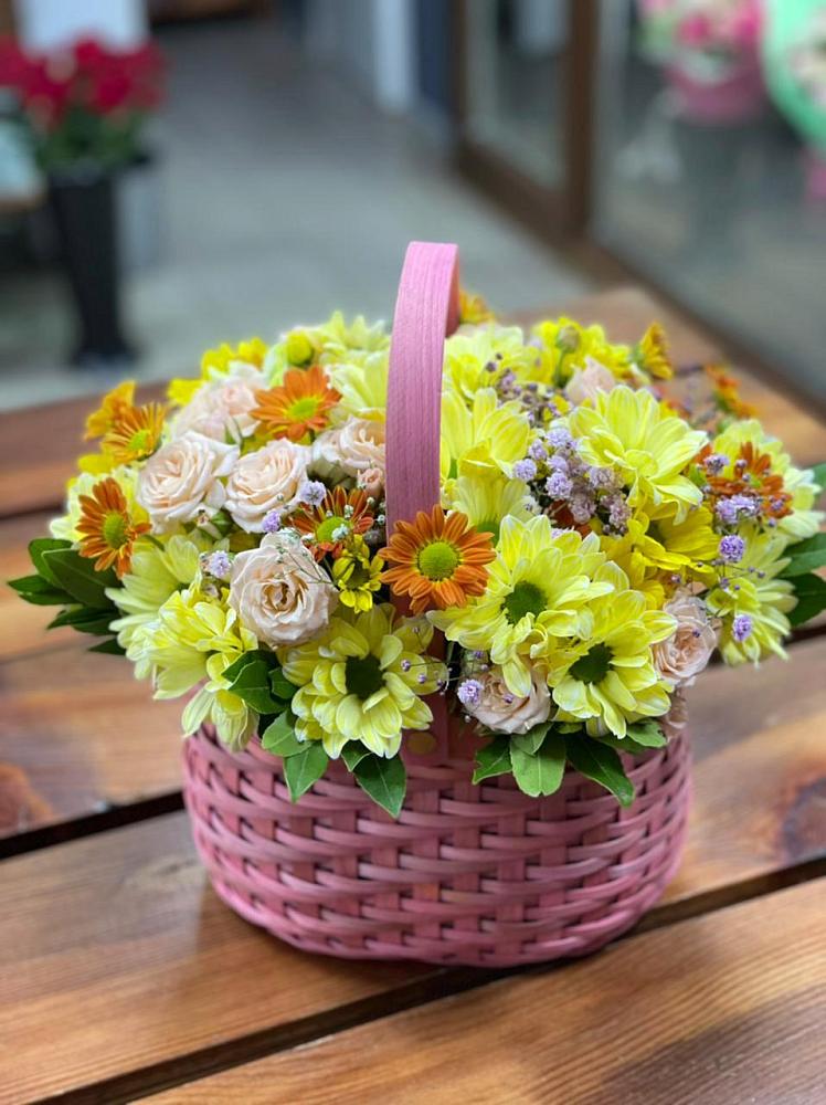 Цветочная композиция из Хризантемы и Розы в корзине в Подосинки