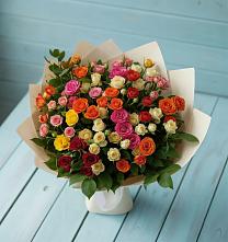 Букет Микс из разноцветных кустовых роз в Подосинки